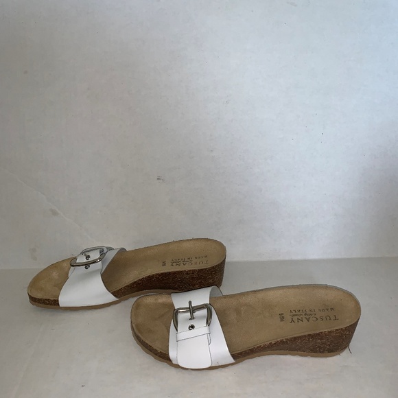 Tuscany by Easy Street 9.5 White Buckle Slide Sandals Cork Footbed - Picture 2 of 4